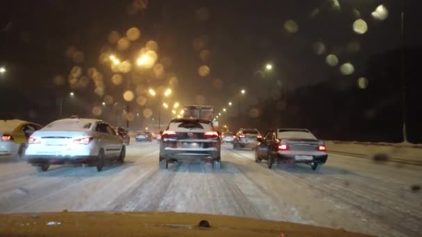 Januari 2021 Moscow Russia Auto Rijden Een Besneeuwde Weg Schieten — Stockvideo