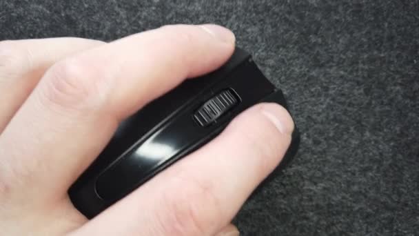 Bezprzewodowe Zbliżenie Myszy Ręczne Stukanie Czarne Surowe Myszy Osobiste Technologie — Wideo stockowe