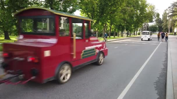 May 2021 Vdnh Moscow Russia People Ride Electric Scooters Bicycles — Stock Video