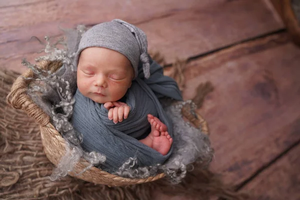 Slapen Pasgeboren Jongen Eerste Dagen Van Het Leven Pasgeboren Fotosessie — Stockfoto