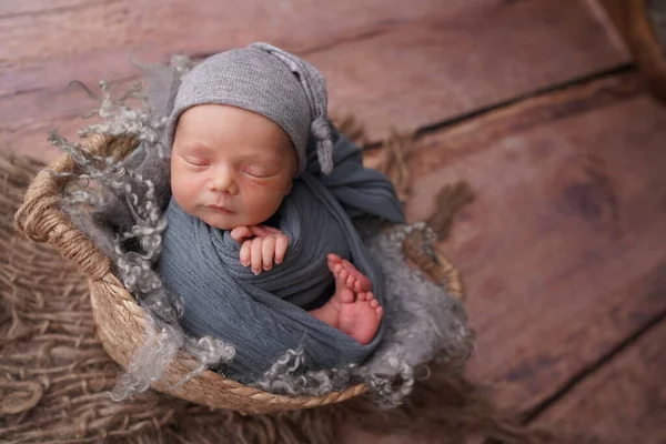 Menino Recém Nascido Adormecido Nos Primeiros Dias Vida Sessão Fotográfica Imagens Royalty-Free