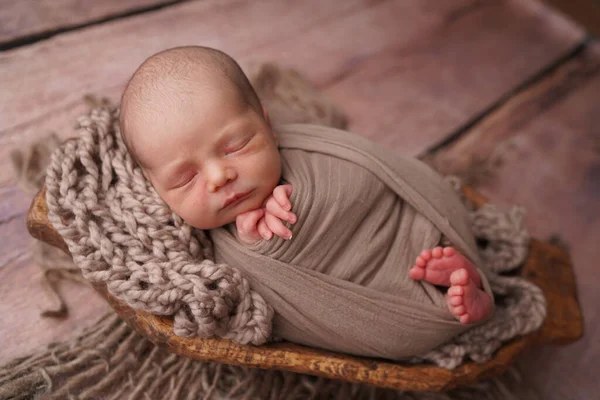 Slapen Pasgeboren Jongen Eerste Dagen Van Het Leven Pasgeboren Fotosessie — Stockfoto