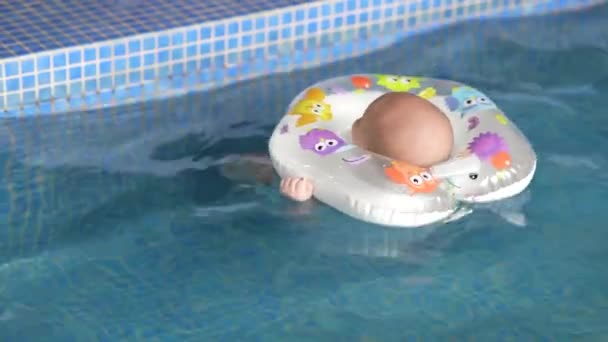 Young Mother Baby Swims Pool — Stock Video