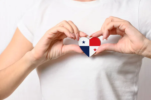 Liebe Panama Das Mädchen Trägt Ein Herz Form Der Flagge — Stockfoto