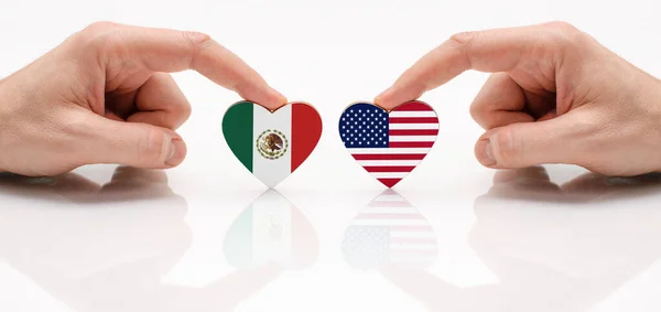 Mexikó Usa Közötti Barátság Diplomáciai Kapcsolatok Fogalma Két Férfi Kéz — Stock Fotó