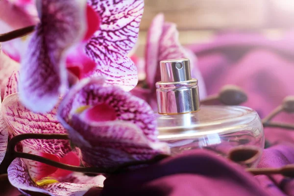 Pink Orchid Perfume Bottle Romantic Gift — Stock Photo, Image