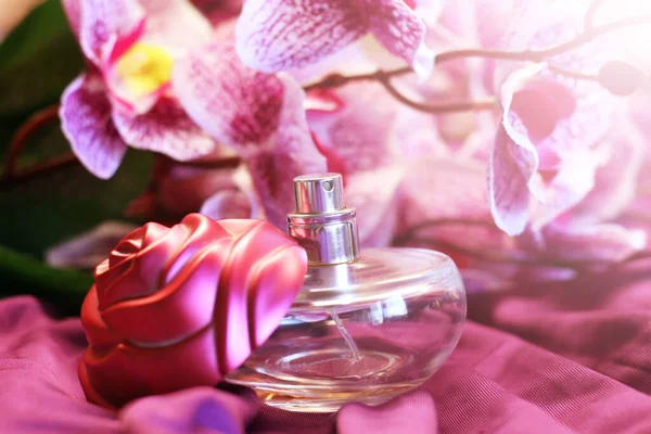 Różowa Orchidea Butelka Perfum Romantyczny Prezent — Zdjęcie stockowe