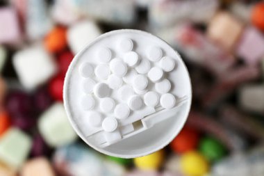 Sugar substitute pills so close, healthy food clipart