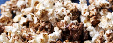 Patlamış mısır arka planı çok yakın, makro yiyecek.