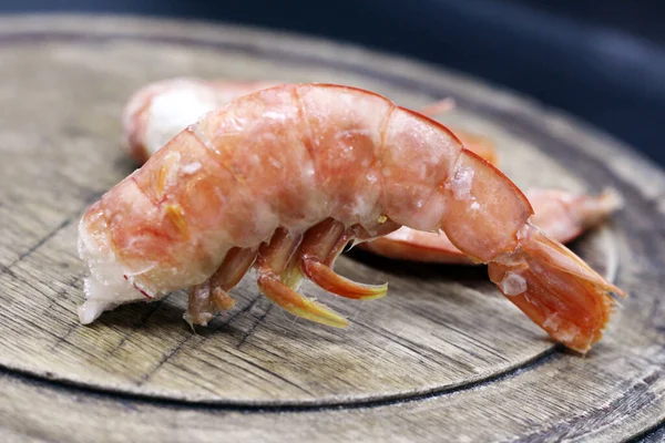 Świeże Surowe Mrożone Langousty Drewnianym Tle Żywność — Zdjęcie stockowe