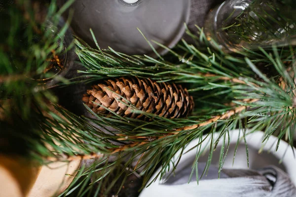 Neues Jahr Gemütliche Inneneinrichtung Mit Weihnachtsbaum Und Girlanden Stockbild