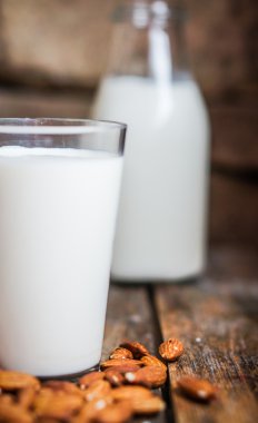 Badem sütü rustik ahşap tablo