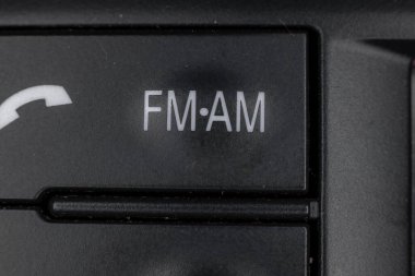 Ben bir arabanın radyo düğmesiyim.