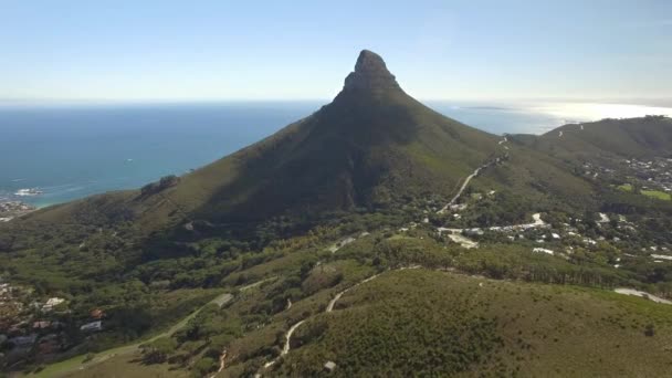 Cape Town stad 4k Uhd luchtfoto beelden van Lions Head bergtop. Deel 1 van 2 — Stockvideo