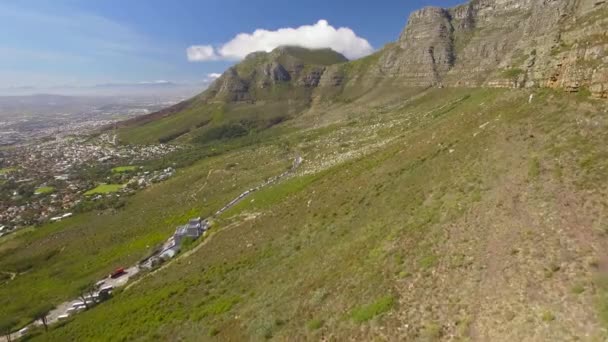 Cape Town stad 4k Uhd luchtfoto beelden van tabel bergstation gondelbaan. Deel 4 van 4 — Stockvideo