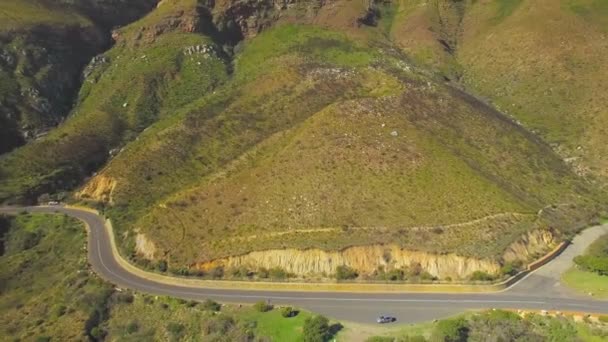 Στάση Chapmans αιχμής δίσκο 4k Uhd εναέρια πλάνα από ορεινό οδικό πέρασμα. Κέιπ Τάουν, Νότια Αφρική. Μέρος 3 από 3 — Αρχείο Βίντεο
