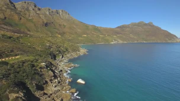 Kıyı şeridi Yarımadası'nın Chapmans en yüksek sürücü 4k Uhd havadan görüntüleri. Cape Town Güney Afrika. Bölüm 3 / 3 — Stok video