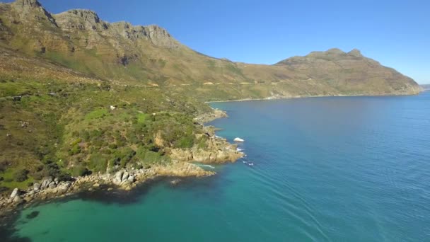 Чапманс Пик Драйв 4К УЖД видео с береговой линии полуострова. Кейптаун Южная Африка. Часть 1 из 5 — стоковое видео
