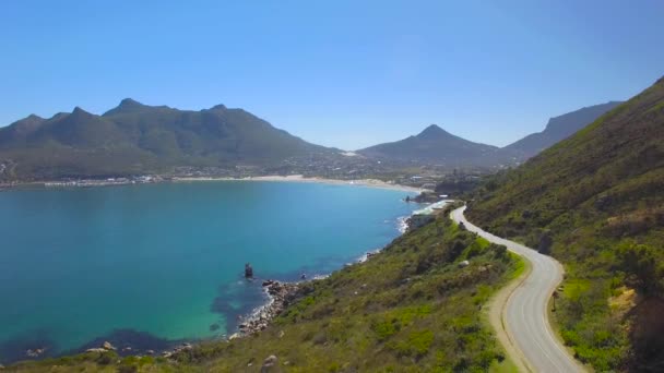 Hout Bay ορεινό πέρασμα 4k Uhd εναέρια πλάνα από τη στάση Chapmans κορυφή με το αυτοκίνητο. Κέιπ Τάουν, Νότια Αφρική. Μέρος 3 από 3 — Αρχείο Βίντεο