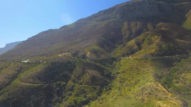 Hout Bay ορεινό πέρασμα 4k Uhd εναέρια πλάνα από τη στάση Chapmans κορυφή με το αυτοκίνητο. Κέιπ Τάουν, Νότια Αφρική. Μέρος 2 από 4 — Αρχείο Βίντεο