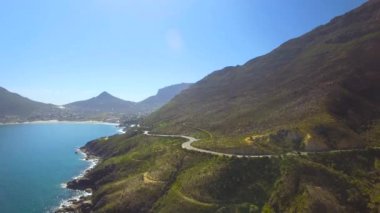 Hout Bay dağ geçidi 4k Uhd Chapmans en yüksek sürücü hava görüntüleri. Cape Town Güney Afrika. Bölüm 1 / 5