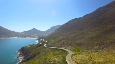 Hout Bay dağ geçidi 4k Uhd Chapmans en yüksek sürücü hava görüntüleri. Cape Town Güney Afrika. Bölüm 5 / 5