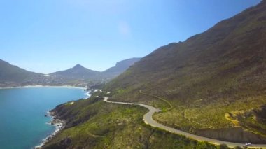 Hout Bay dağ geçidi 4k Uhd Chapmans en yüksek sürücü hava görüntüleri. Cape Town Güney Afrika. Bölüm 4 / 5