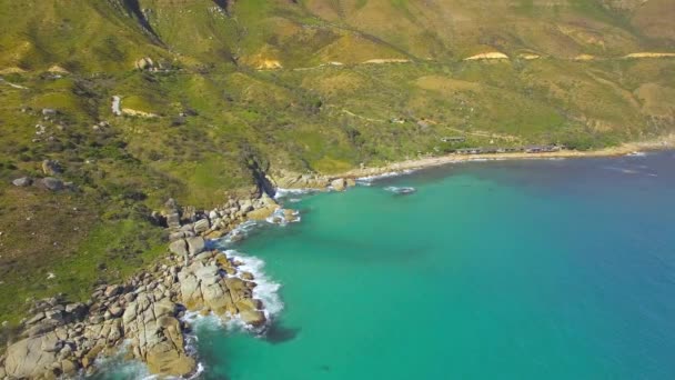 Chapmans Peak Drive 4K UHD imagens aéreas da península costeira. Cidade do Cabo África do Sul. Parte 1 de 3 — Vídeo de Stock