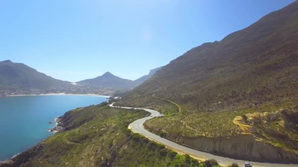 Hout Bay Mountain Pass 4K UHD imagens aéreas de Chapmans Peak Drive. Cidade do Cabo África do Sul. Parte 1 de 2 — Vídeo de Stock