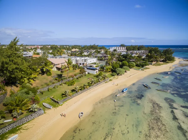 Вид с воздуха на пляж Маврикия Bain Boeuf Beach в Grand Baie, Pereybere North — стоковое фото