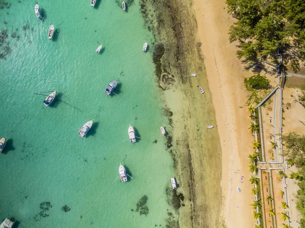 Praia Maurícia vista aérea de Bain Boeuf Beach em Grand Baie, Pereybere Norte — Fotografia de Stock