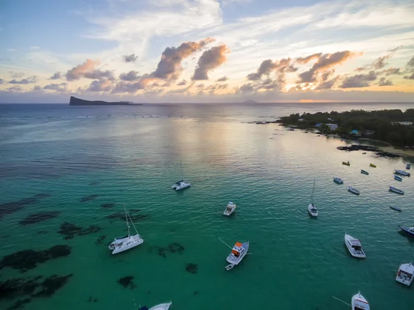 Mauritiusi beach légifelvételek Bain Boeuf Beach, Grand Baie faluban, Pereybere Észak — Stock Fotó