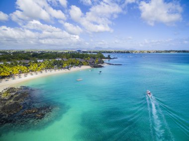 Merville Beach Grand Baie, Pereybere North, Mauritius plaj havadan görünümü