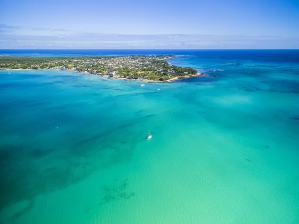 在朗德，Pereybere 北部卡诺海滩毛里求斯海滩鸟瞰图 — 图库照片