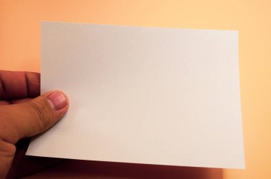 Özel ileti ya da tasarım için boş bir kart, davetiyeler, duyurular ya da yaratıcı projeler için mükemmel