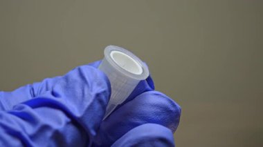 Semaglutit ilaç kalem enjektörü. Tip 2 diyabet tedavisinde kullanılan GLP-1 ilacı uzun vadeli ağırlığı yönetir ve önemli kardiyovasküler etkinlik riskini azaltır. 