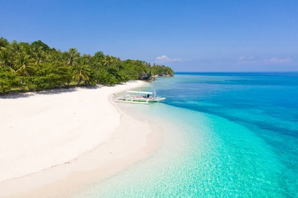 Isola Tropicale Con Una Spiaggia Bianca Isola Con Palme Sabbia — Foto Stock