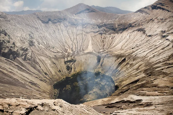 印度尼西亚东爪哇Bromo Tengger Semeru国家公园的Bromo火山坑 火山口 免版税图库图片