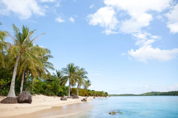 Bílá Písečná Pláž Palmy Opuštěná Pláž Karamojské Ostrovy Filipíny — Stock fotografie