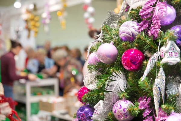 Kerstboom Met Decoratie Het Winkelcentrum Lifestyle Shopping Concept — Stockfoto