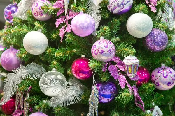 Gros Plan Ornements Colorés Sur Arbre Noël Bonne Année Noël — Photo