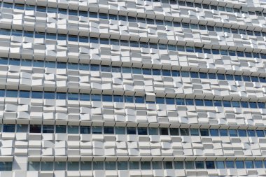 Cam pencere üzerinde kurumsal yapı