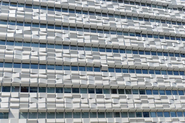 Cam pencere üzerinde kurumsal yapı