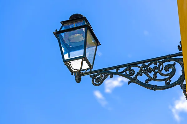 Landschap met straat lamp — Stockfoto