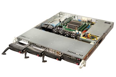 Beyaz arka plan üzerinde izole Raflarla açılan server