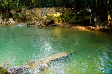 Thi Lo Su Şelalesi Tayland, Tak 'ta güzel bir şelaledir.