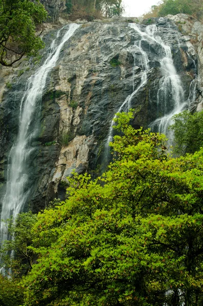 Klong lan şelale mi Tayland, il Kampang phed büyük şelale