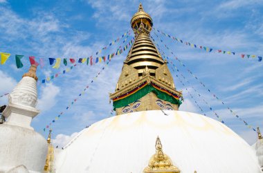 ünlü buuha göz bakan out kulenin her taraftan uykulu olanlar ilkel buddha.perched bir üst bir tepe Katmandu Vadisi batı kenarında görmek tüm.
