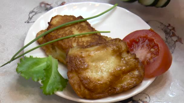 Fish fried in batter — Stock Video