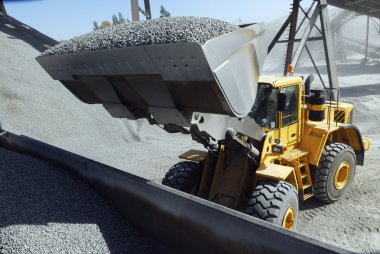 Yükleyici bir taş ocağında